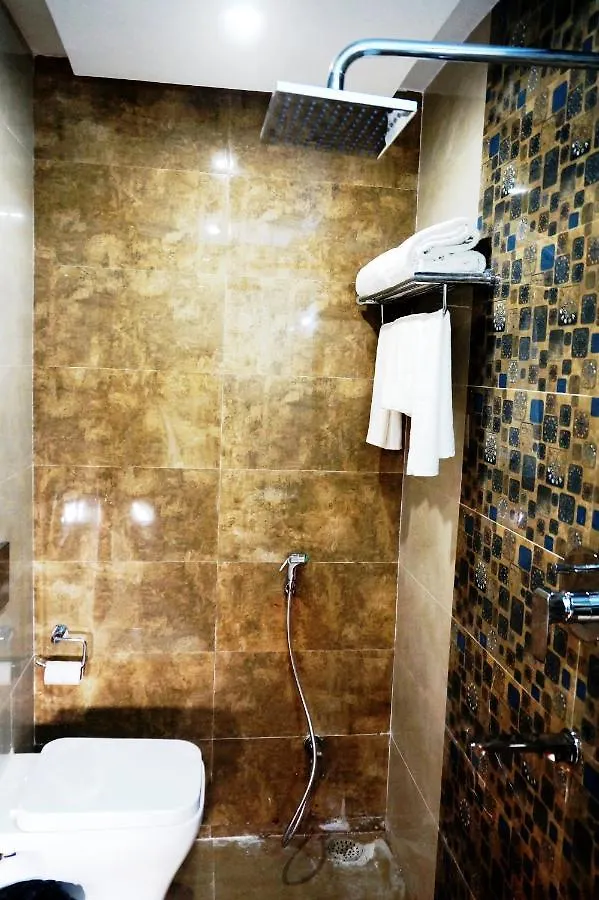 Hotel Shivoy Grand Varanasi 3*,